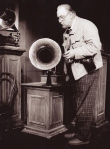 ValdoPhonograph_small